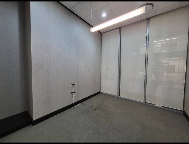 560M² OFFICE TO LET IN SANDTON CENTRAL